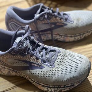 Brooks Women's Athletic Gray and Blue Shoes